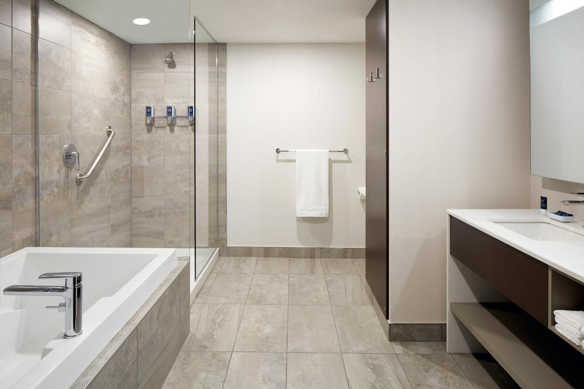 Four Points By Sheraton Levis Convention Centre Exteriér fotografie